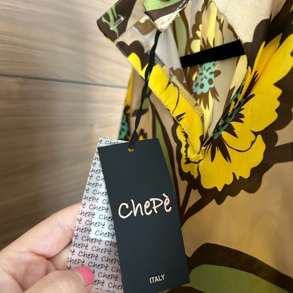 Stunning colorful blouse for those boring zoom meetings! 🌻🥀🌷🌺💐🌸 - Picture 2 of 2